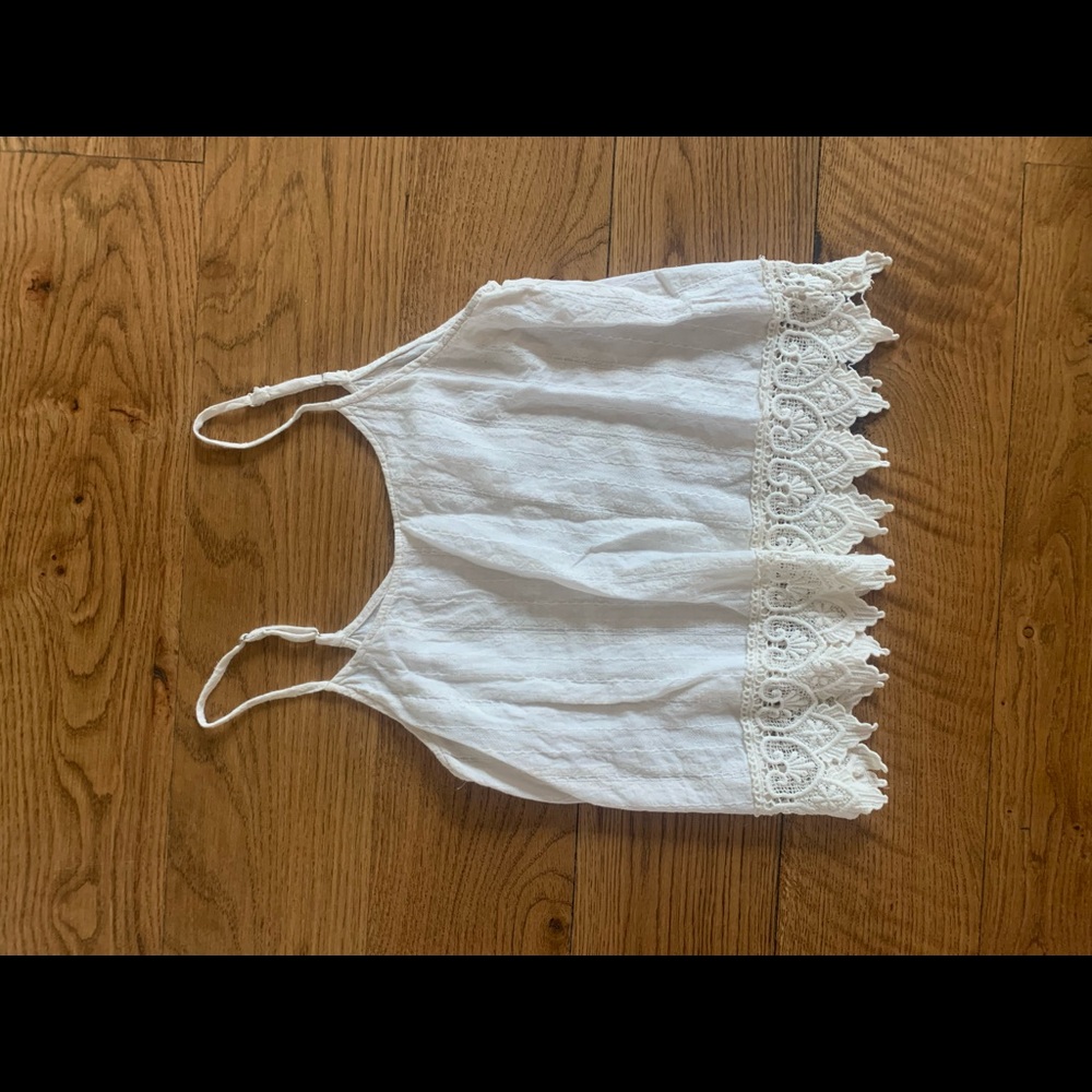 WHITE LACE SHORT TANK